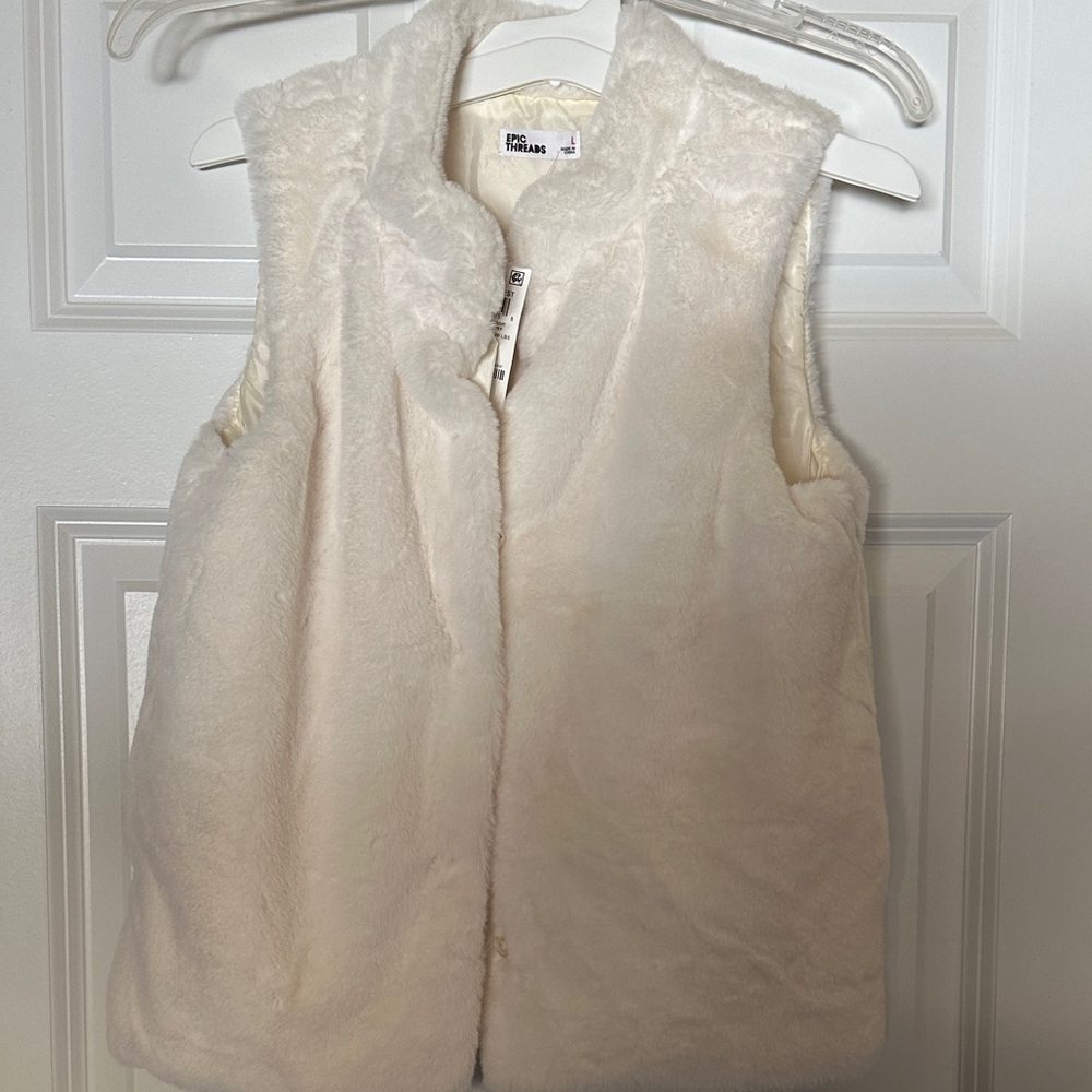 Epic Threads Cream Faux Fur Vest